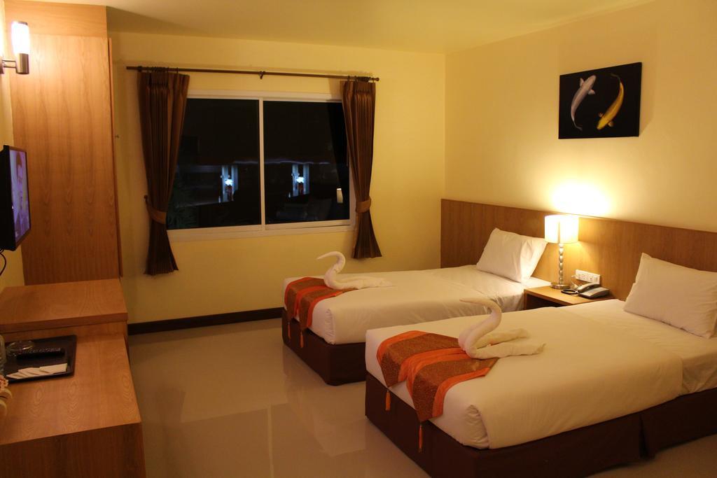 The Lephant Hotel Surat Thani Room photo